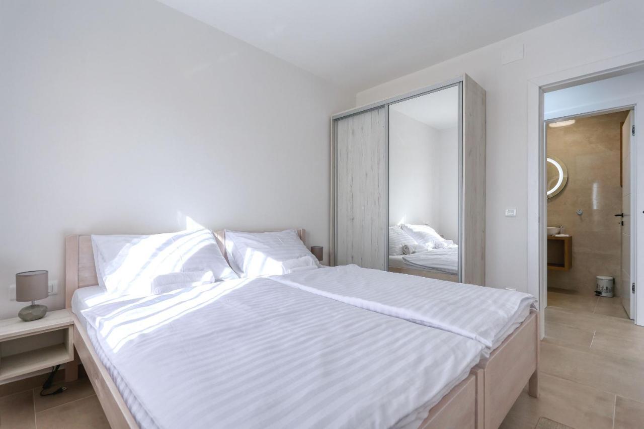 Apartments Bonaca With Jacuzzi Privlaka  Zewnętrze zdjęcie