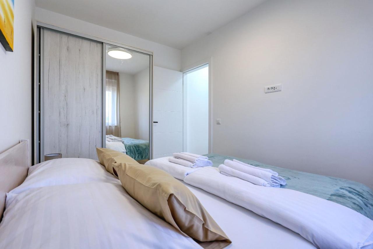 Apartments Bonaca With Jacuzzi Privlaka  Zewnętrze zdjęcie