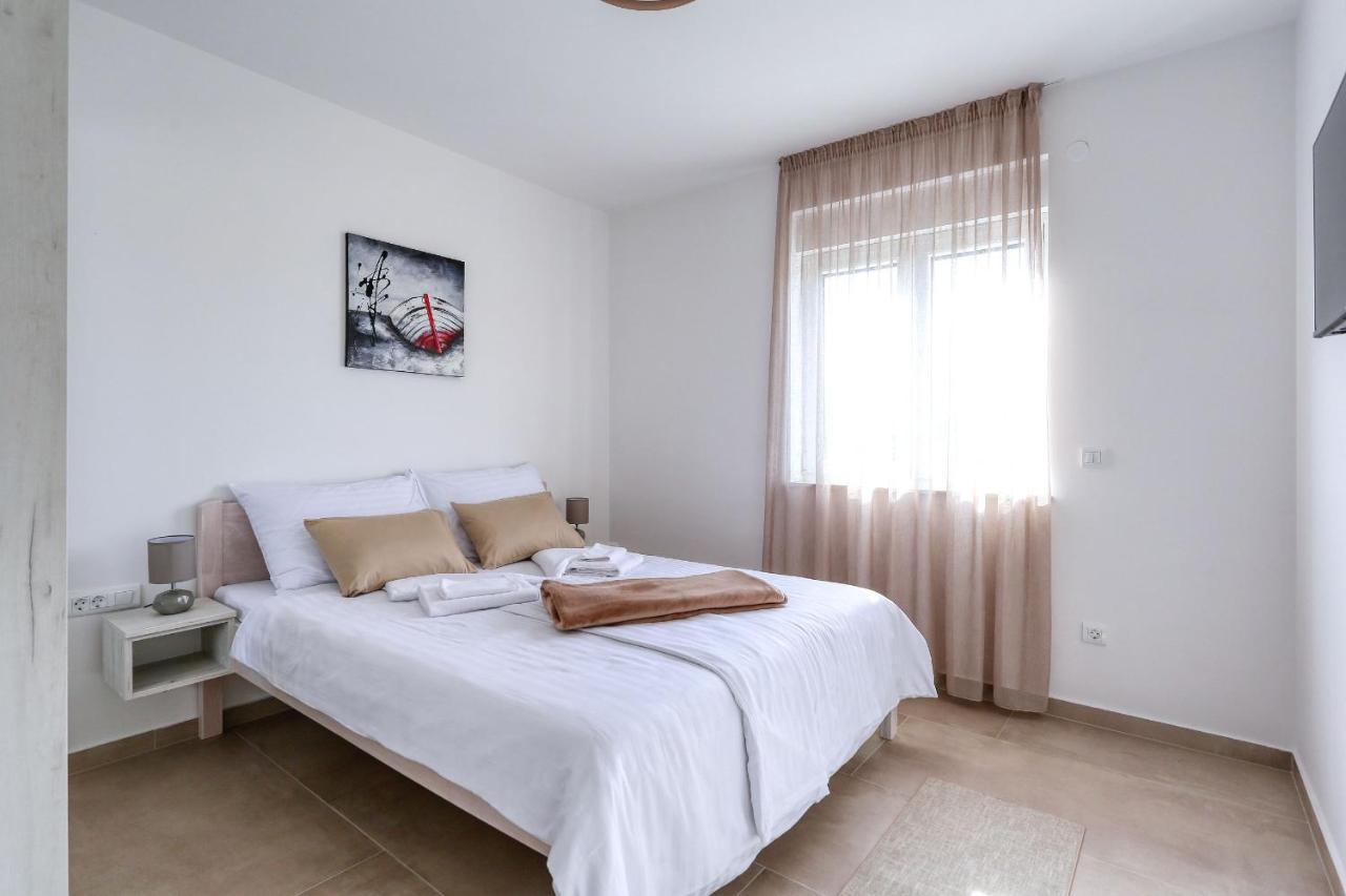 Apartments Bonaca With Jacuzzi Privlaka  Zewnętrze zdjęcie