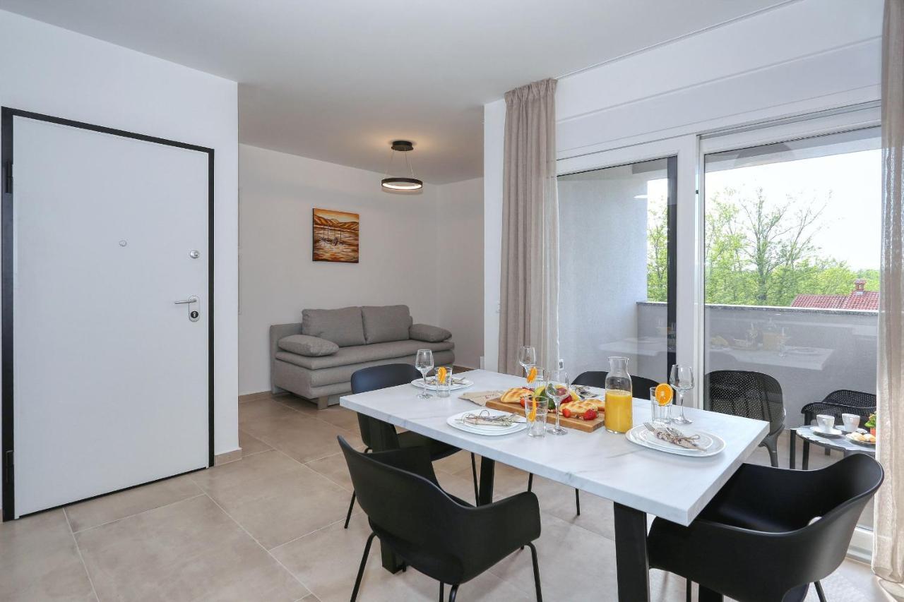 Apartments Bonaca With Jacuzzi Privlaka  Zewnętrze zdjęcie