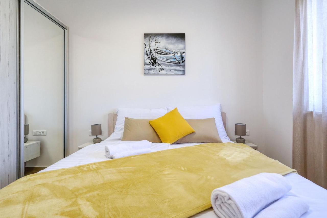 Apartments Bonaca With Jacuzzi Privlaka  Zewnętrze zdjęcie