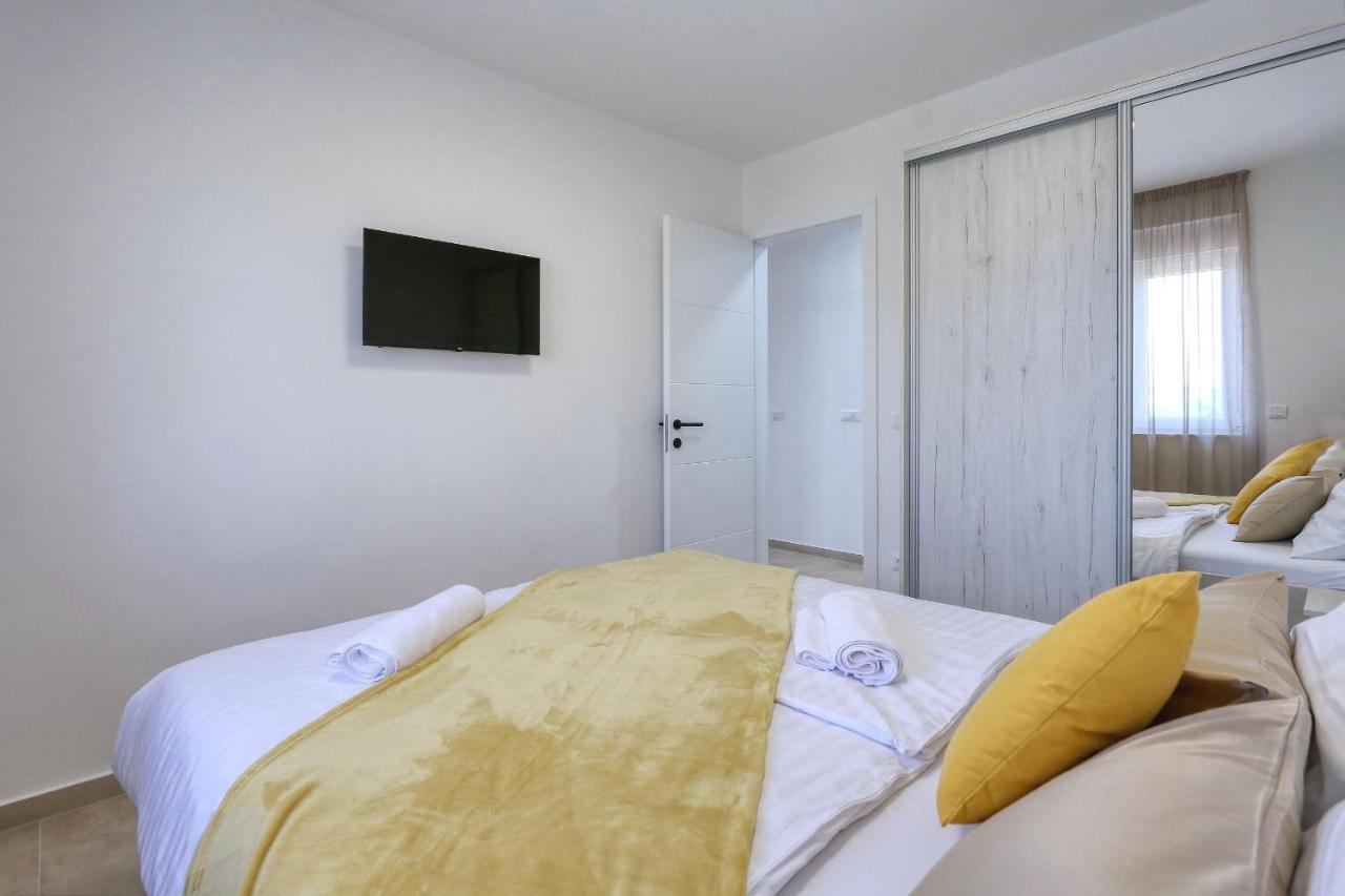 Apartments Bonaca With Jacuzzi Privlaka  Zewnętrze zdjęcie