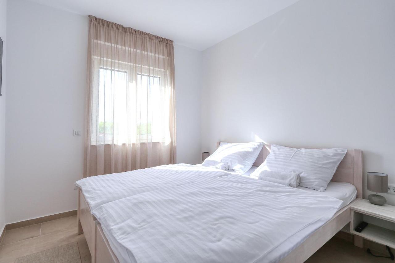 Apartments Bonaca With Jacuzzi Privlaka  Zewnętrze zdjęcie