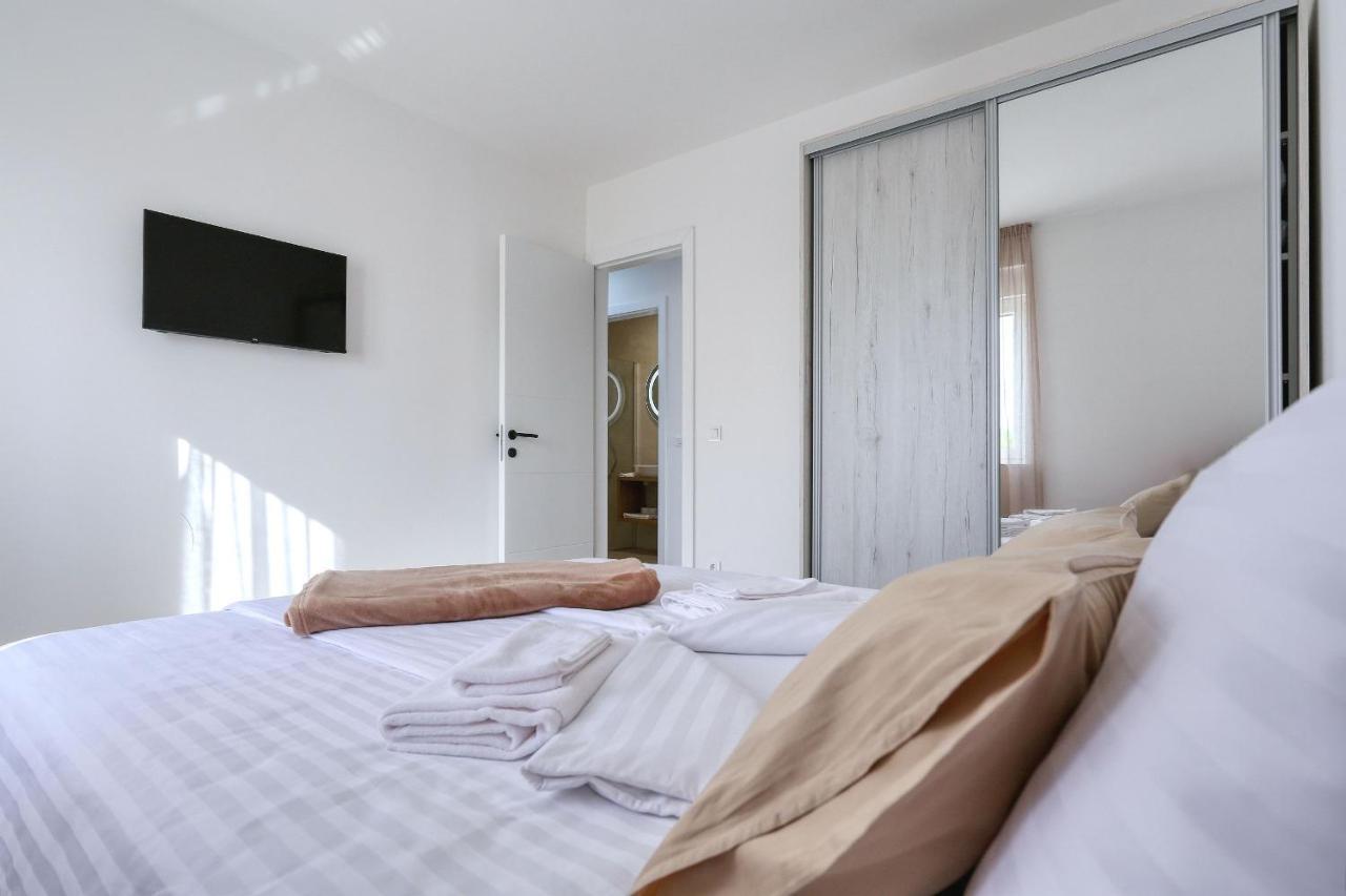 Apartments Bonaca With Jacuzzi Privlaka  Zewnętrze zdjęcie